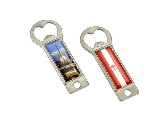 個人化された金属のワインの主Keychainの木製の栓抜きKeychainは半球形に作をエポキシ樹脂で接着する