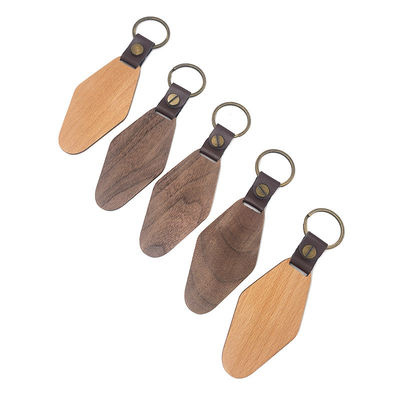 カスタマイズされたひし形木のKeychain 14gはWatelの刻まれたクルミを個人化した