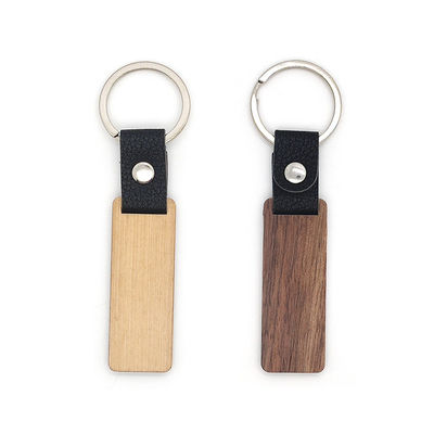 Keychainsのカスタマイズ可能な革木製の彫版-クルミのブナの森