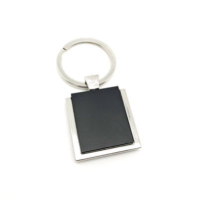 シルバーブラック メタルキーチェーンホルダー オンラインで購入可能