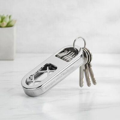 品質 シルバーの愛らしいメタルキーホルダー 数量 1 個 簡単な鍵の管理と保管のために設計されたモダンで洗練されたキーオーガナイザー 工場